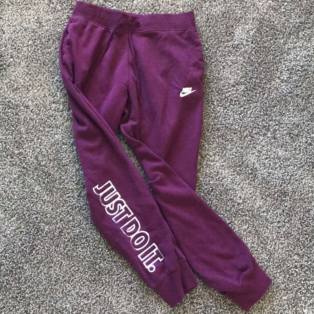 Nike jogging pants